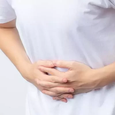 ما أعراض وأسباب جرثومة المعدة؟ وكيف يمكن علاجها؟